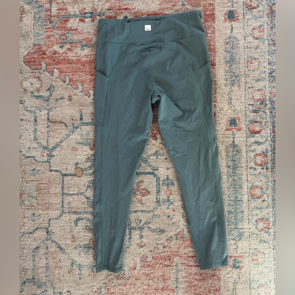 VUORI Cropped Leggings w/ Pockets Green